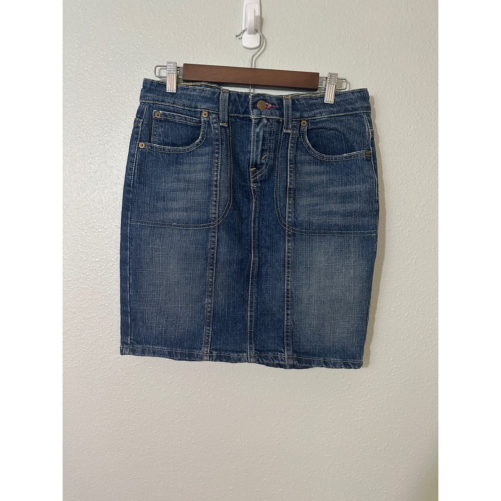 Levis Jeans Womens Medium Wash Denim Mini Skirt Size 5 Patch Pockets Stretch